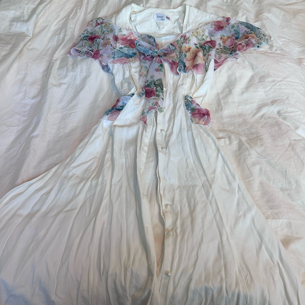 White vintage Button-Front Dress with Floral Yoke